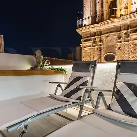 Penthouse With Private Rooftop - Center By Rems