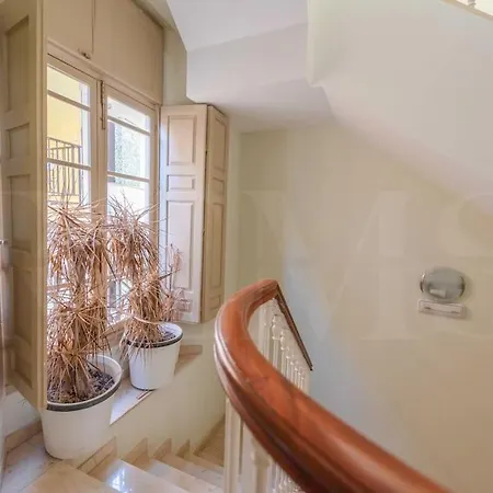 Penthouse With Private Rooftop - Center By Rems